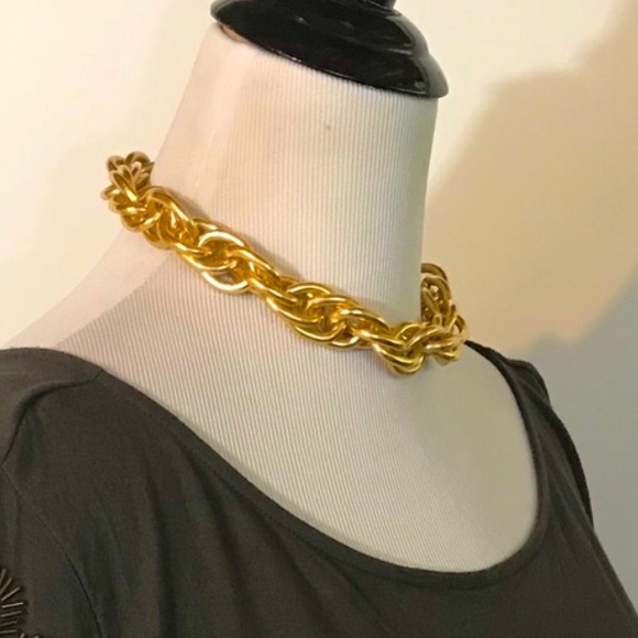 3/$50 VTG Chunky Gold Chain Necklace - Picture 3 of 4